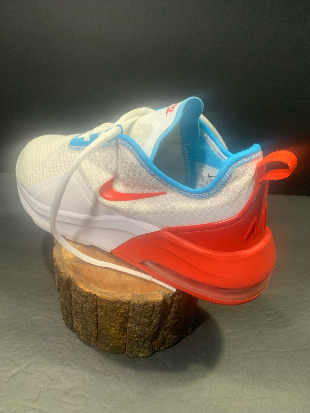 Nike Air Max Motion 2 Women’s White Red Blue Sneakers Shoe Size- 8